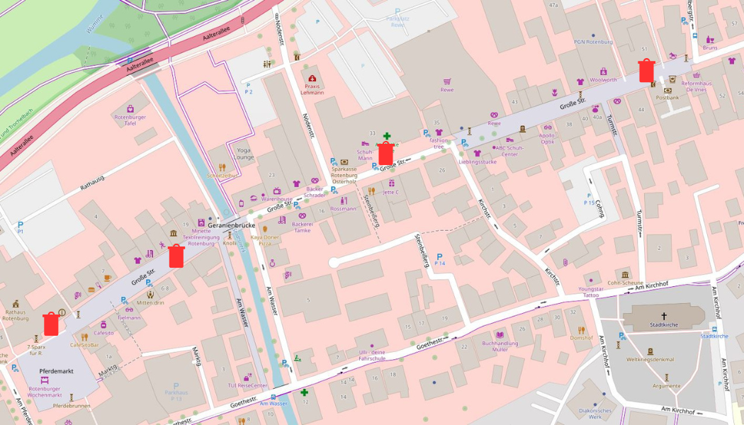 Vom Rathaus im Westen der Großen Straße bis hin zum Neuen Markt weiter östlich können Bürgerinnen und Bürger die Mülleimer finden
