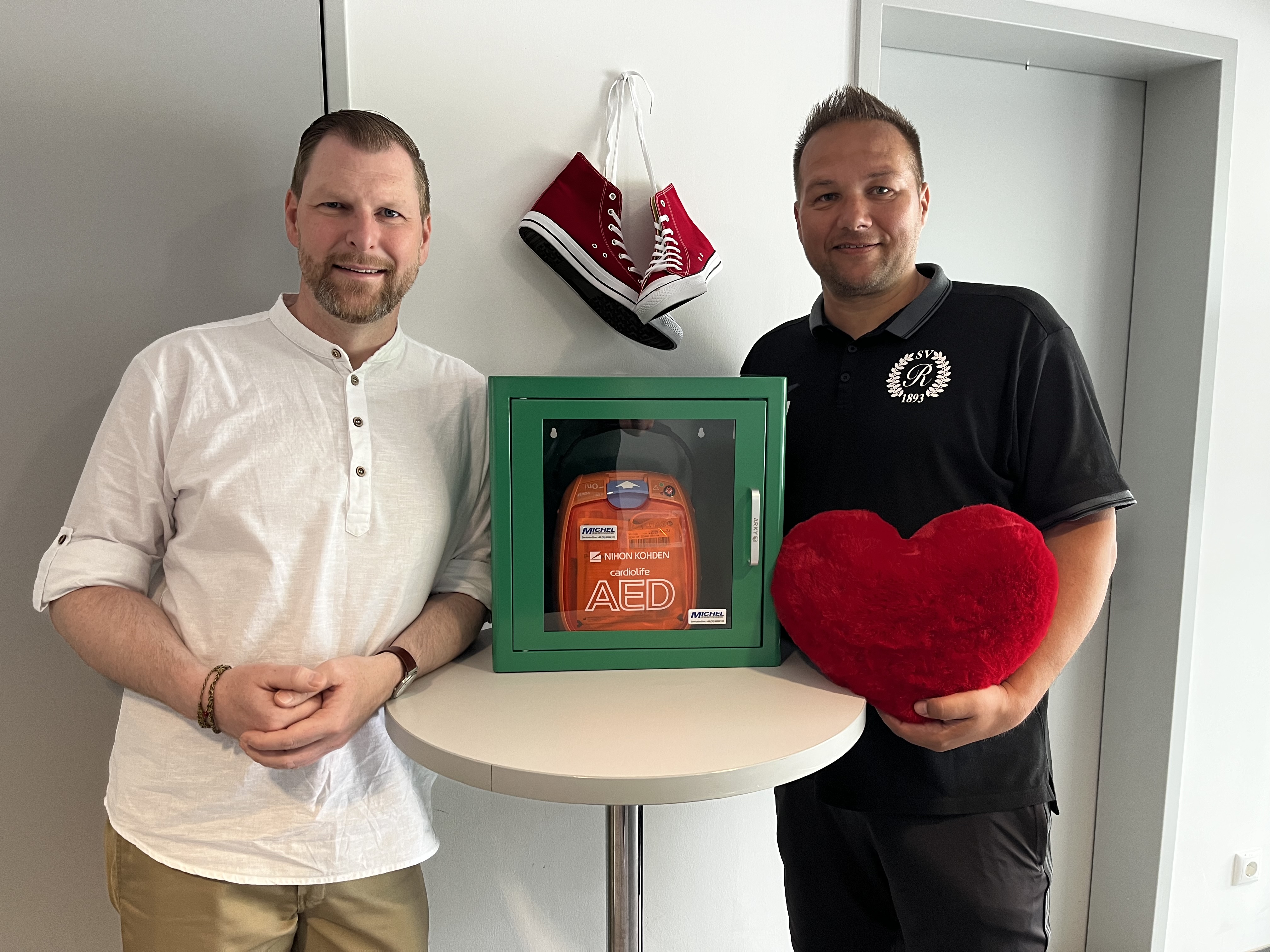 Defibrillator