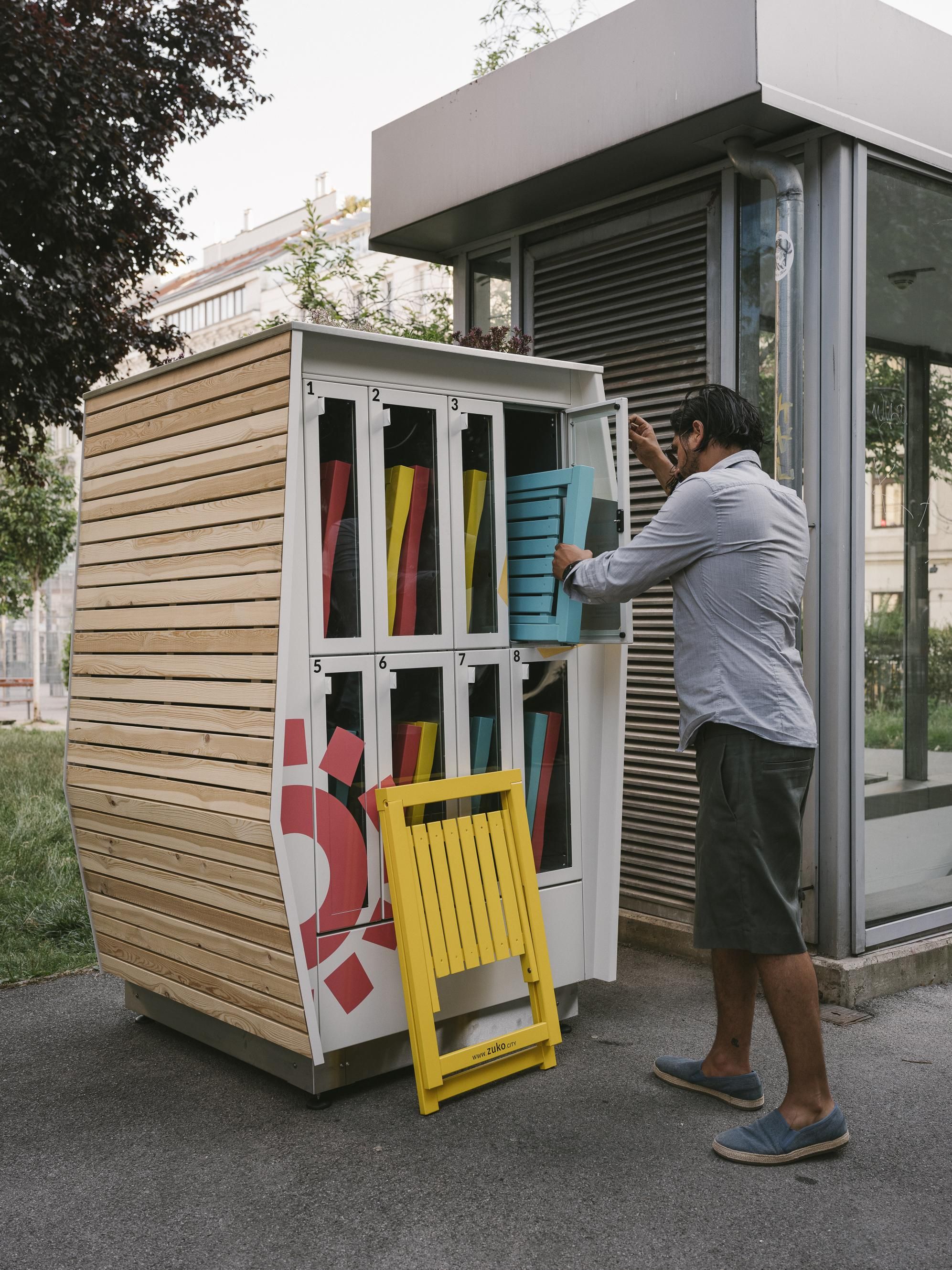 Rückgabe des Stuhl in die Verleihbox